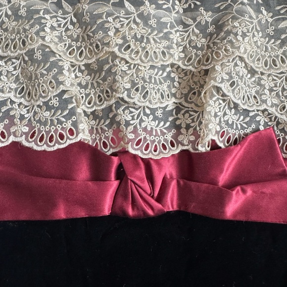 VTG Betsey Johnson Evening Miss Priss Collection Black Velvet Lace Dress Size: 4 - Picture 3 of 5